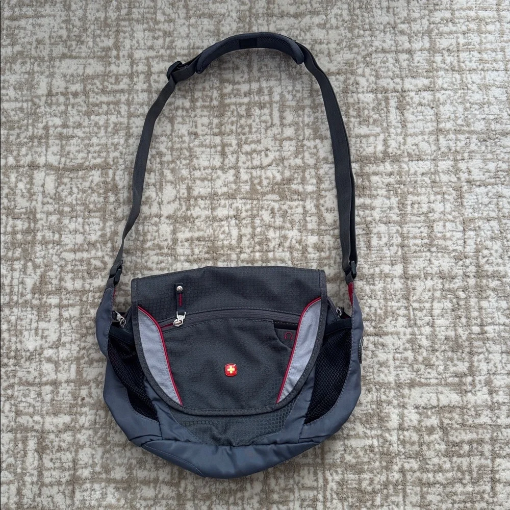 Victorinox Unisex Mini Crossbody Messenger Bag